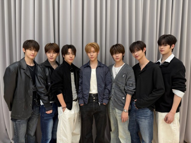 CLOSE YOUR EYES successfully held the 'Open Your Eyes' cinema session... Announces mini 4th album release and comeback live