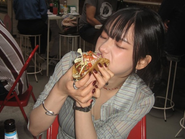 aespa KARINA, eating tacos abroad on mukbang... 