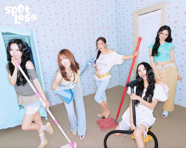 TWICE,2027季节问候预告公开...手持清洁工具,清新魅力