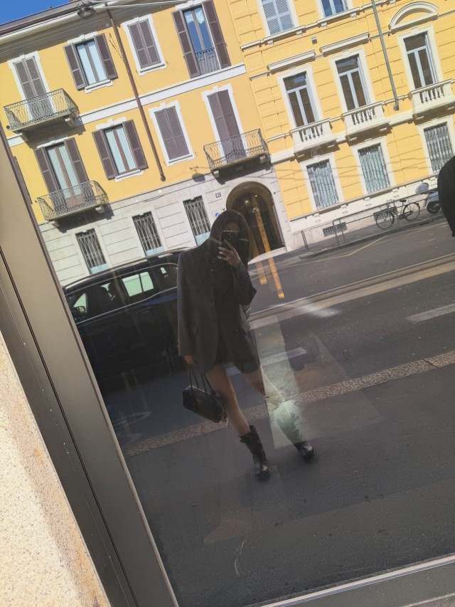 Sana attends Milan Fashion Week reveals chic miniskirt look