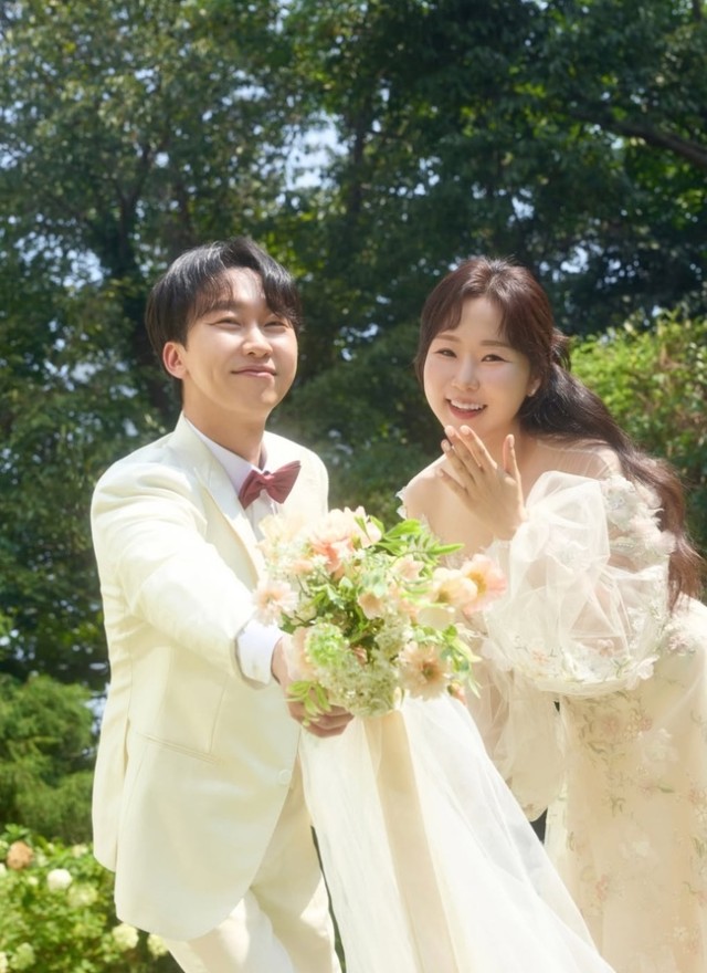 我独自一人26期英秀英淑11月7日结婚教授情侣婚纱照公开