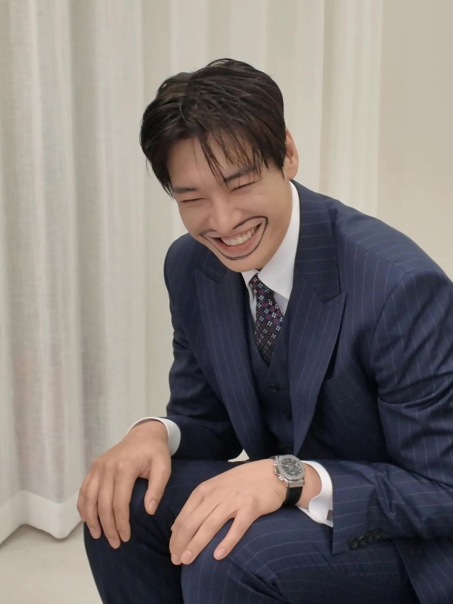 김영광, 청량한 매력 뽐내며 근황 공개...