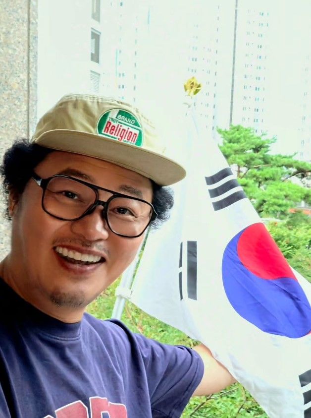 Lee Seung-yoon, purchased parents' house with appearance fee from the rerun of 'I Am a Natural Person'
