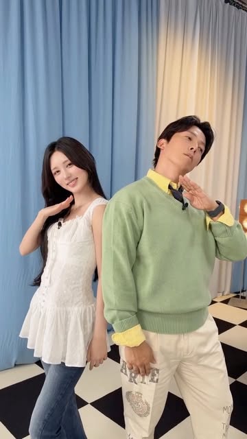 IVE surprises fans with a meeting with Heo Kyung-hwan... communicates with fans by releasing a unique video of the new song