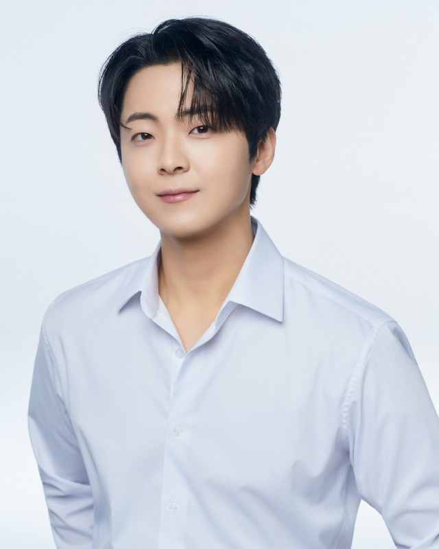 Park Min Su、公式SNSチャンネルオープン...新曲「キラキラ」での活躍を続ける