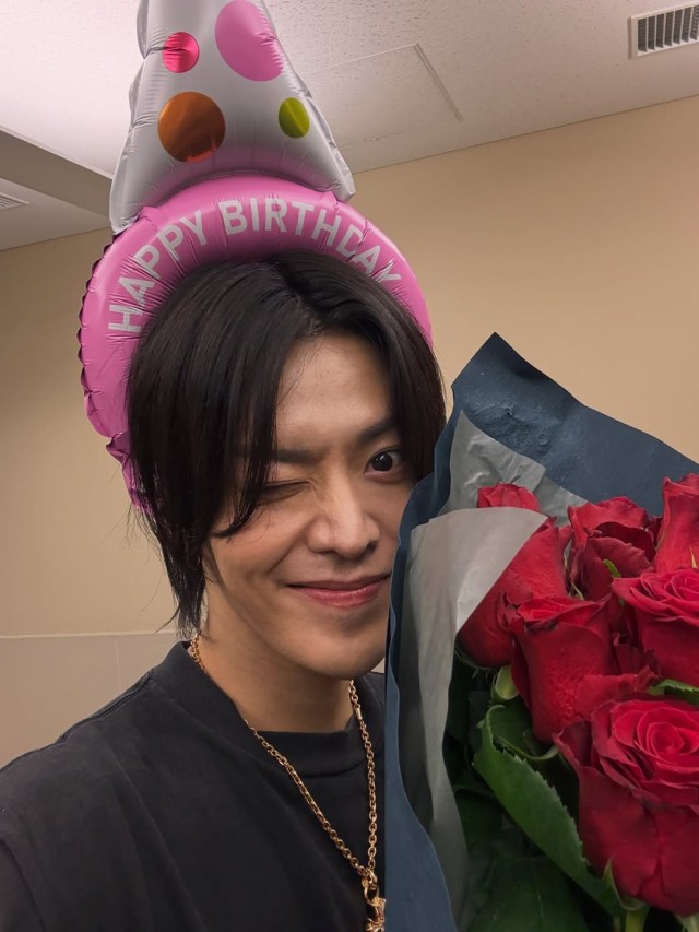 NCT Yuta personally thanks fans on SNS for their birthday wishes